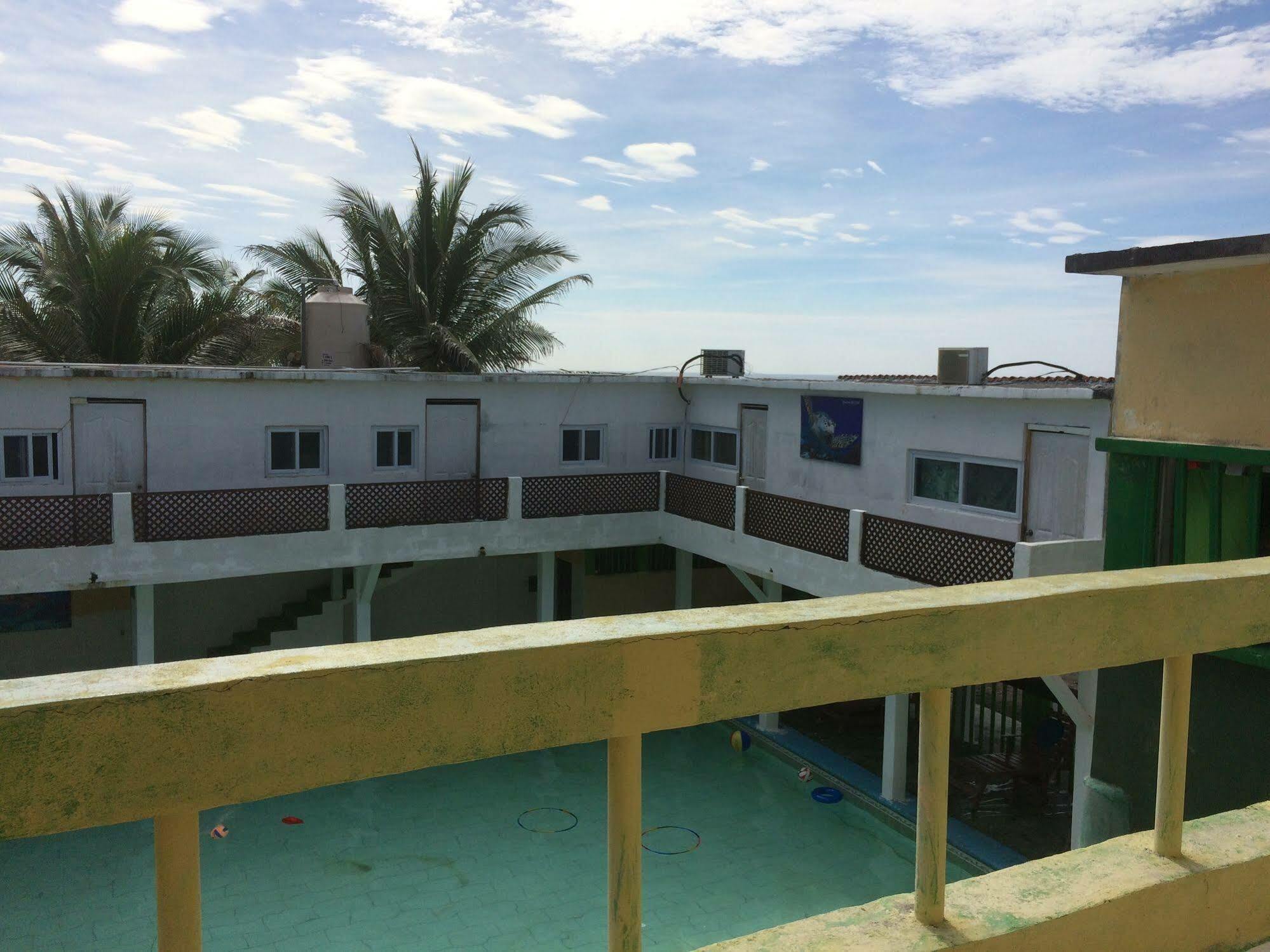 Tortugas Place Hotel Y Bungalos Monterrico Luaran gambar