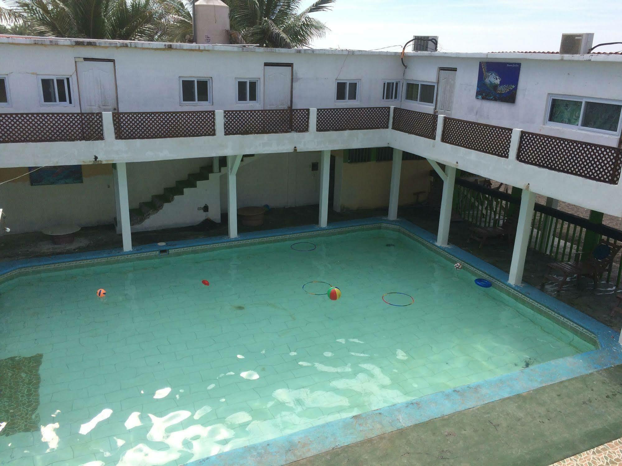 Tortugas Place Hotel Y Bungalos Monterrico Luaran gambar
