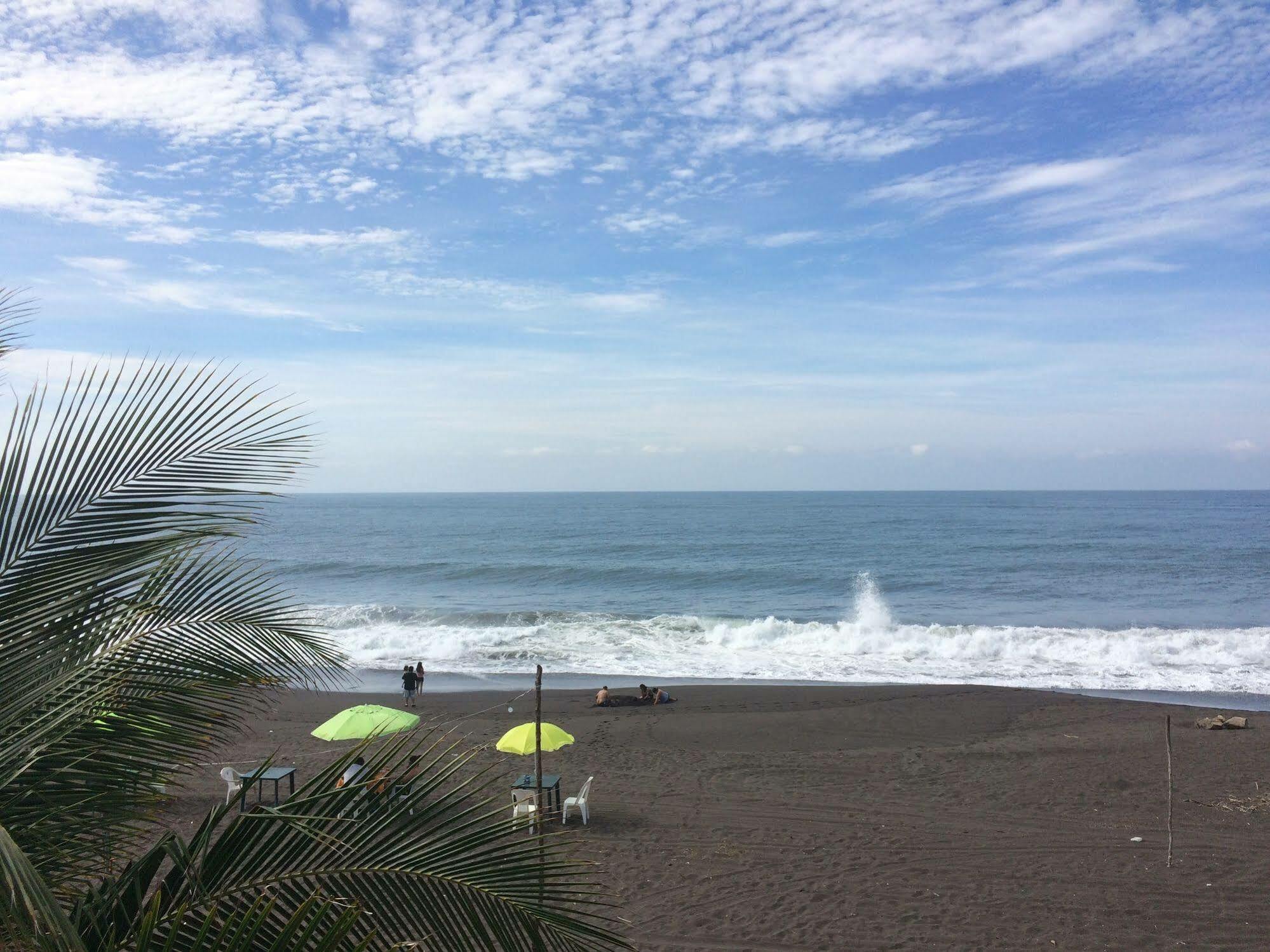 Tortugas Place Hotel Y Bungalos Monterrico Luaran gambar