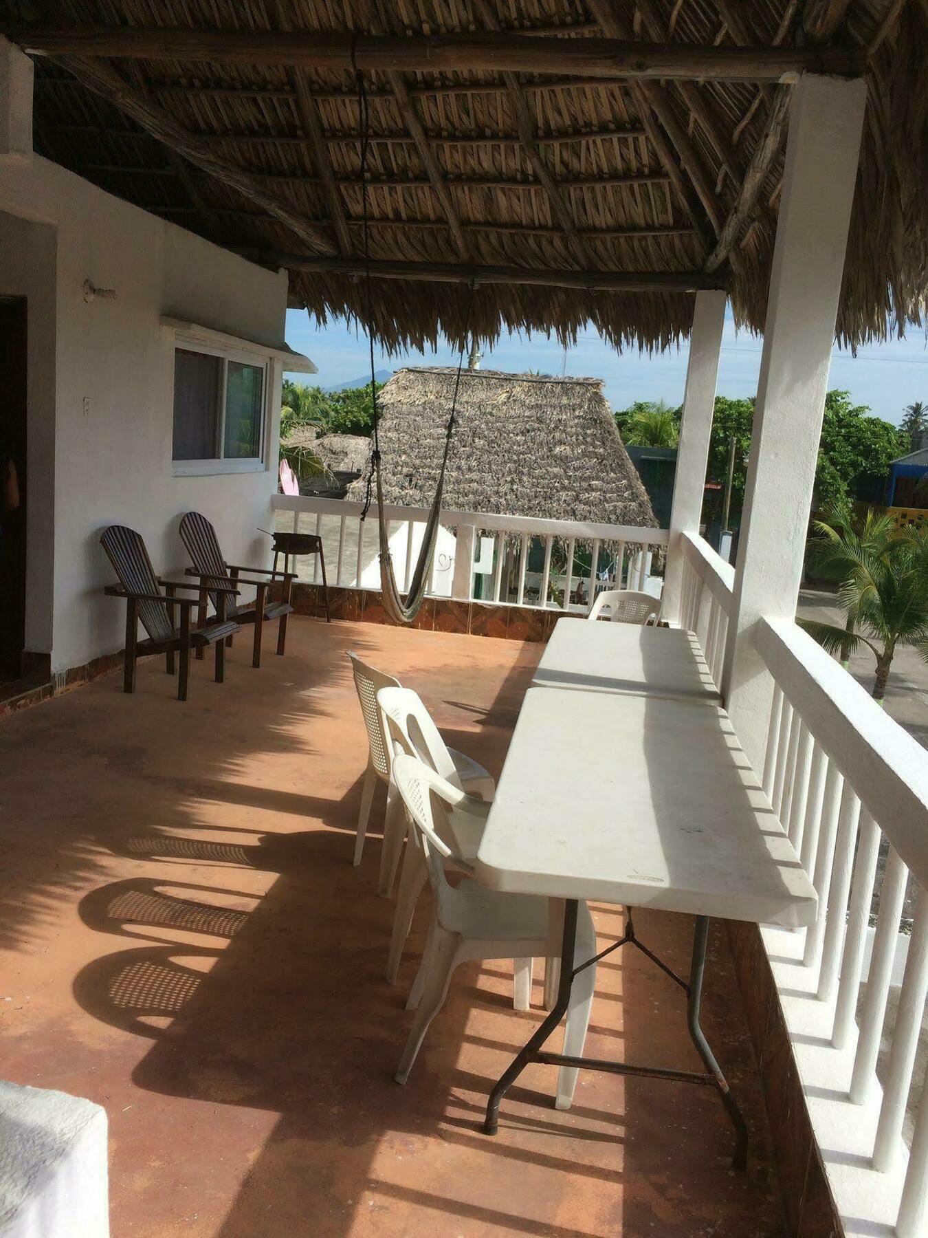 Tortugas Place Hotel Y Bungalos Monterrico Luaran gambar